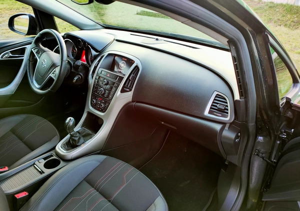 Opel Astra cena 27900 przebieg: 146200, rok produkcji 2012 z Płońsk małe 301